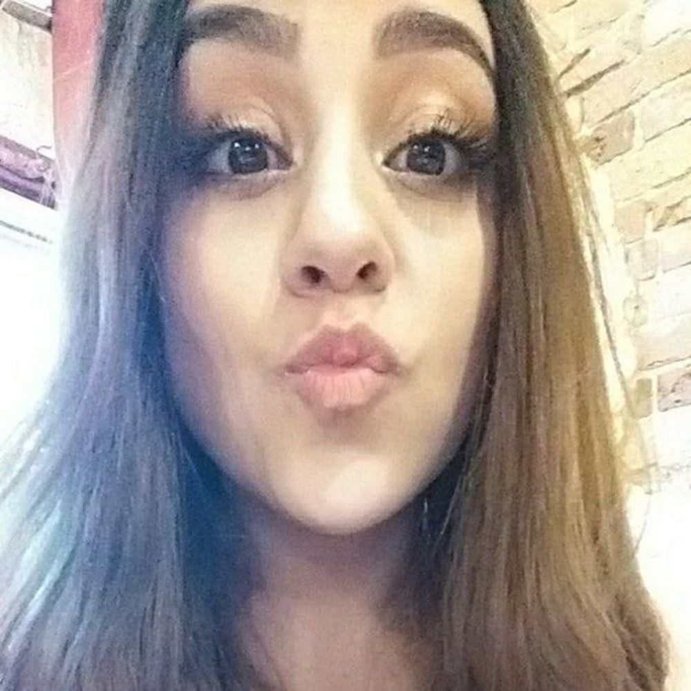 Meet your Posher, Leila